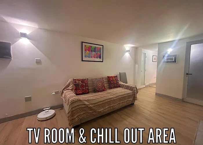 Charming And Gorgeous Traditional House In Cospicua Which Is Only A Two Minute Walk Away To The City Centre Makes It Perfect For A Cozy Stay In Malta
